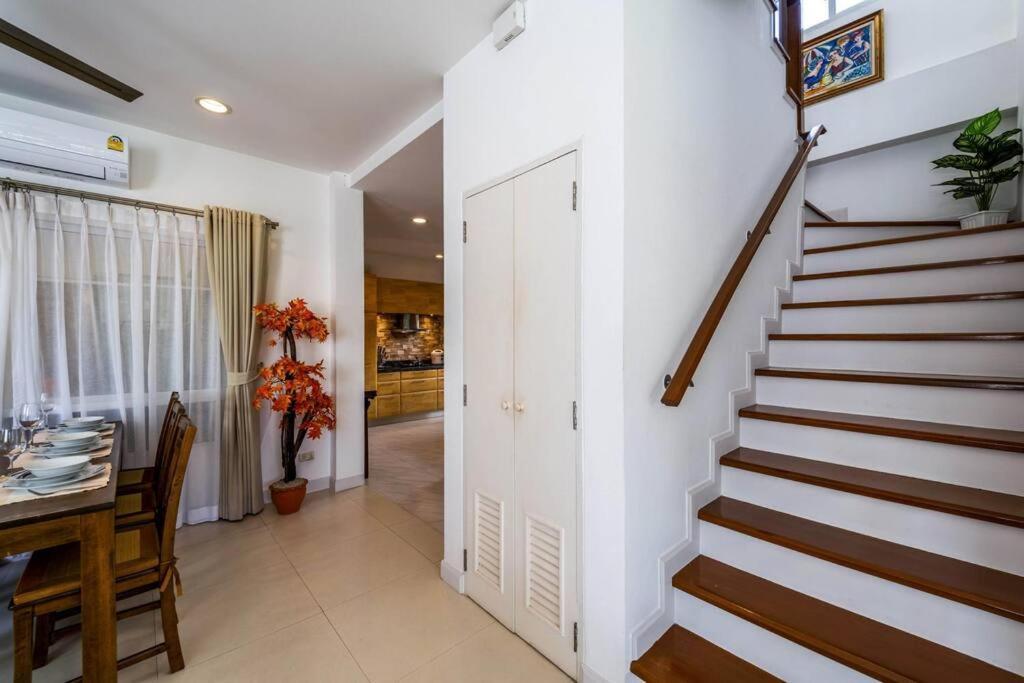 3 Bedroom Pool In Great Location Stv 別墅 华欣
