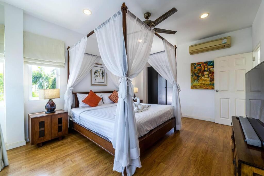 3 Bedroom Pool In Great Location Stv 华欣