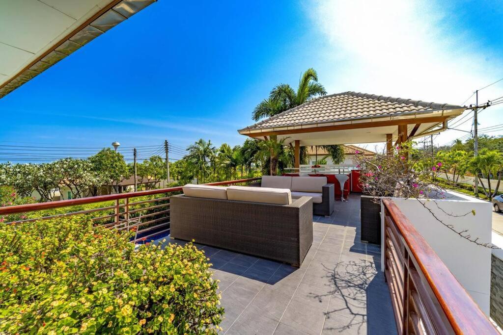3 Bedroom Pool In Great Location Stv * 华欣