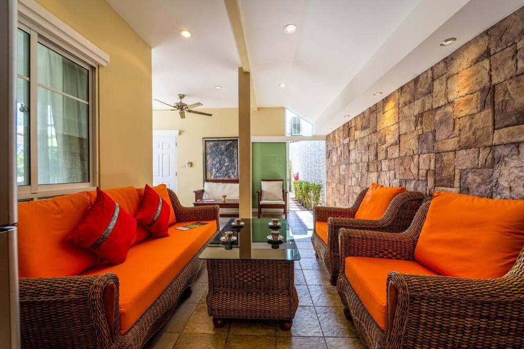 別墅 3 Bedroom Pool In Great Location Stv *